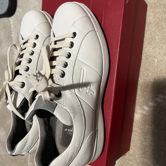 Salvatore Ferragamo - Picture 6 of 8